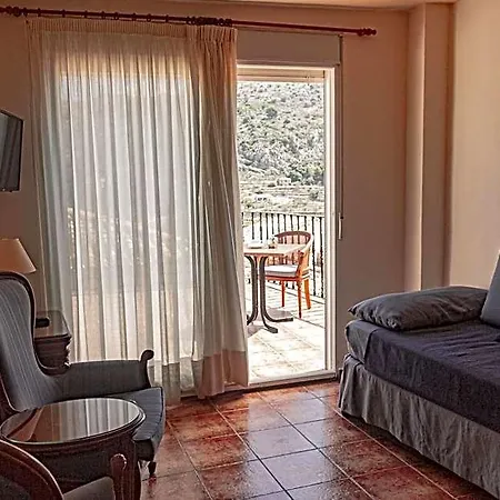 Hotel Tarbena Otel 2*